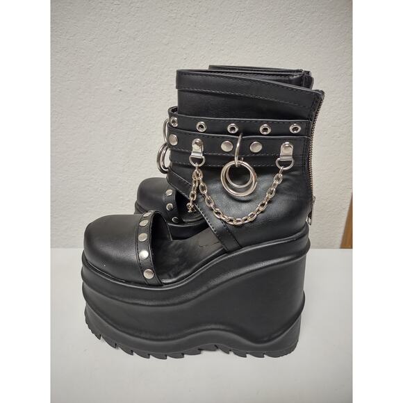 Demonia Wave 22 6” Platform Wedge Ankle Cutout Boot Goth Chain Halloween Sz 6 - Picture 8 of 16